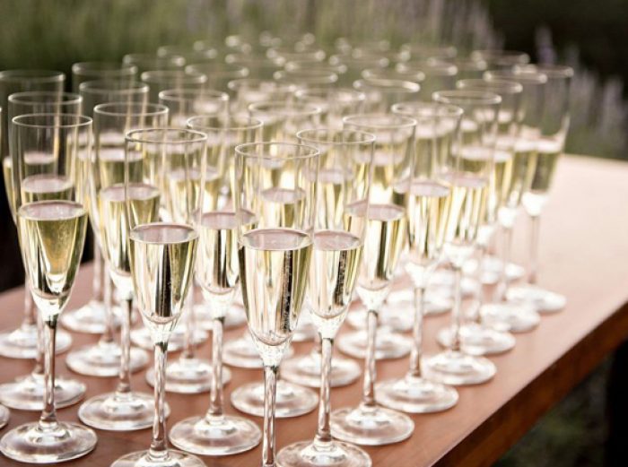 משקאות אלכוהוליים בבר